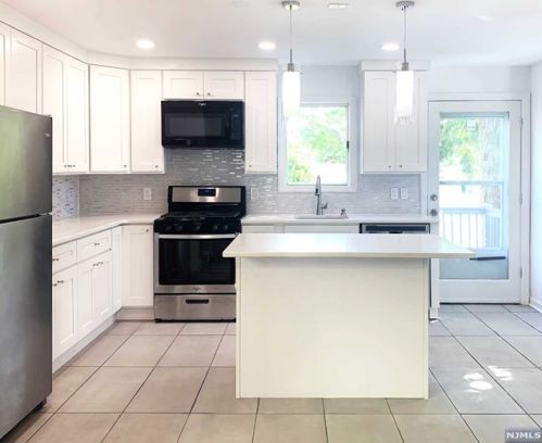 174 Stuyvesant Ave, Kearny NJ  07032-3750 exterior