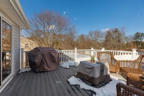 54 Apple Blossom Ln, Taunton MA 02780-4718 exterior
