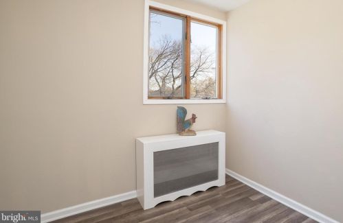 450 New York Ave, Columbus NJ 08022-2021 exterior