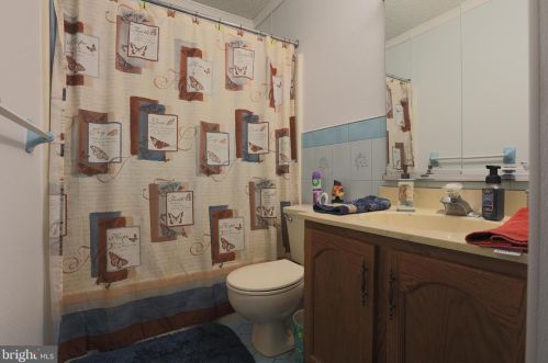 155 Lakebridge Dr, West Deptford NJ 08096-6717 exterior