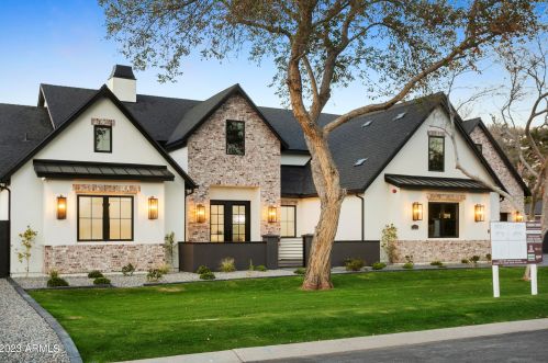 222 Belmont Ave, Phoenix AZ  85021-7229 exterior