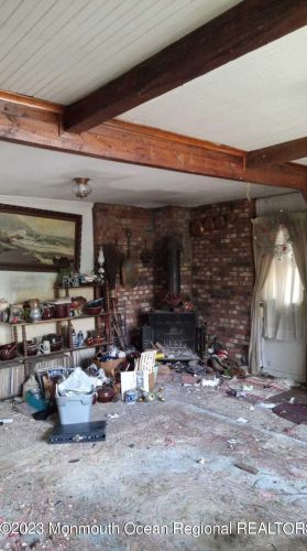 212 Lakeview Ave, Skyline Lakes, NJ 07456-2207