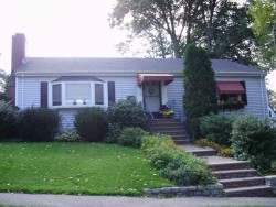 35 Westview Ter, Newton, MA 02465-2319