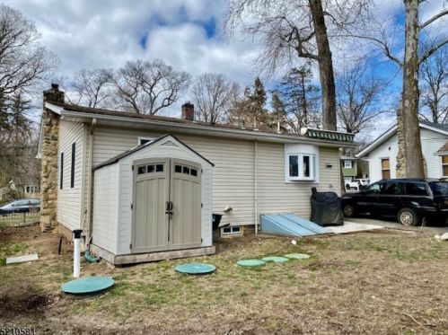 27 Voorhis Pl, Skyline Lakes NJ  07456-2234 exterior