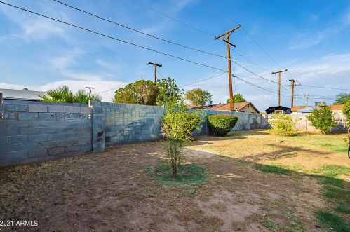 3910 Edgemont Ave, Phoenix AZ 85035-1533 exterior