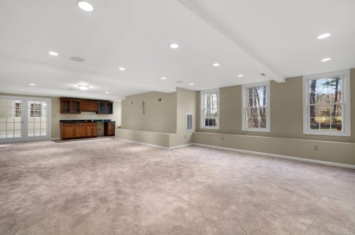 901 Randolph Ave, Milton MA 02186-3404 exterior