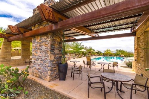 1735 Desperado Way, Phoenix AZ  85085-6329 exterior