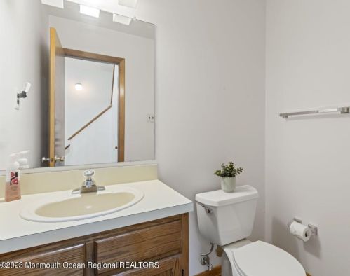 73 Wigwam Ln, Tinton Falls NJ 07724-3176 exterior