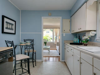 1406 Watts St, Durham NC  27701-1137 exterior