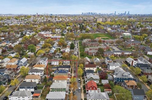 7 Bowdoin St, Arlington MA  02474-3410 exterior