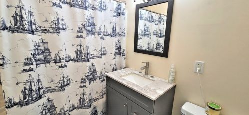 15 Bower Rd, Quincy MA 02169-8138 exterior