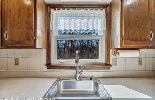 11 Red Cedar Ct, Jackson Twp NJ 08527-1351 exterior