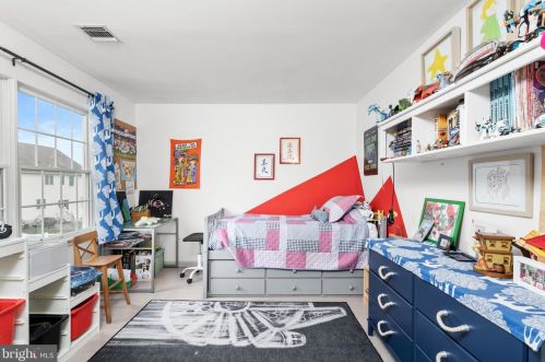 5 Wheatfield Ct, Columbus NJ  08022-1977 exterior