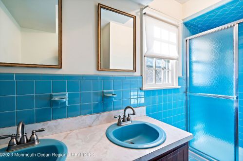 7 Pirates Cove Rd, Little Silver NJ 07739-1623 exterior