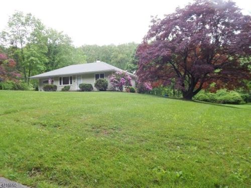 150 Church Rd, Milford, NJ 08848-1865