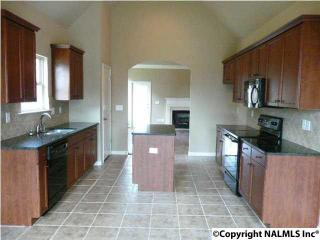 11 Maple Grove Blvd, Huntsville AL  35824-4020 exterior