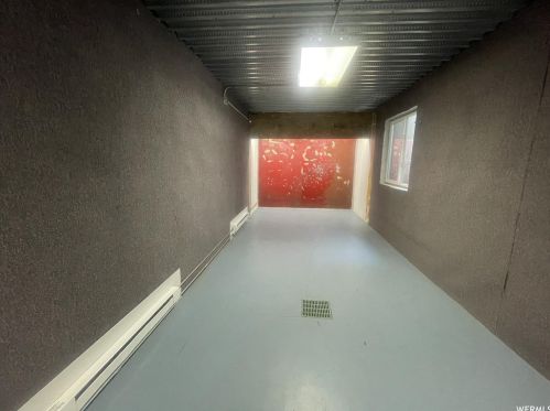 2193 Gyrfalcon Dr, Sandy UT 84092-4049 exterior