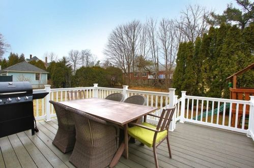 34 Ripley St, Newton MA 02459-2207 exterior