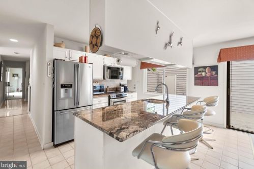 11102 Willow Bottom Dr, Columbia MD 21044-1069 exterior