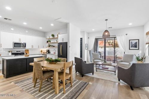 3130 Beryl Ave, Phoenix AZ  85028-3806 exterior