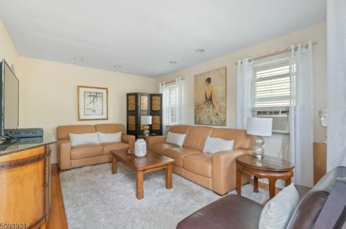 37 Dawson St, Belleville NJ 07109-1709 exterior