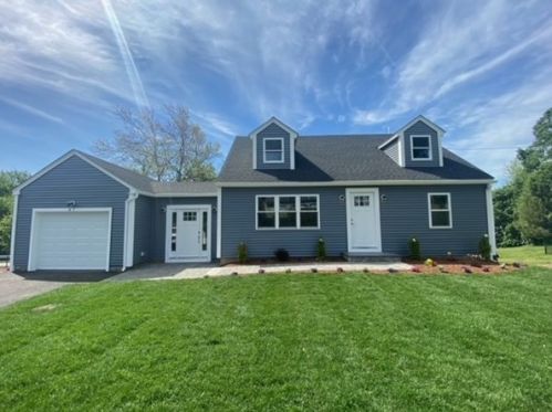 47 Boston Rd, Southborough MA  01772-1617 exterior