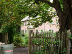 112 Moffat Rd, Newton, MA 02468-1115