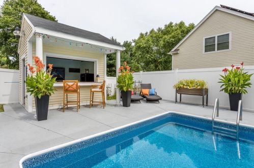 118 Messinger St, Canton MA 02021-3947 exterior