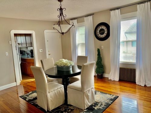 136 Dartmouth St, New Bedford MA 02740-3106 exterior