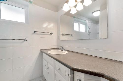 1973 Placer Dr, San Leandro CA  94578-1336 exterior