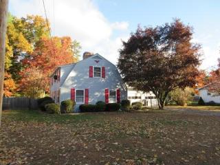 11 Meadowbrook Ln, Montgomery, MA 01085-1217