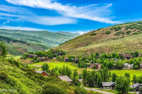 3228 Lower Saddleback Rd, Park City UT 84098-5699 exterior