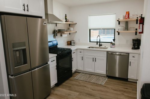 2635 Clarendon Ave, Phoenix AZ 85018-5958 exterior