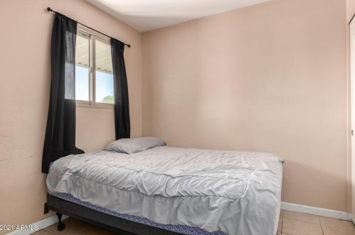 7750 Clarendon Ave, Phoenix AZ 85033-4023 exterior