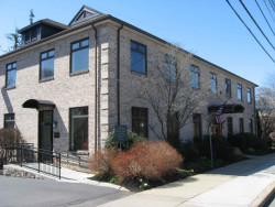 2344 Washington St, Newton, MA 02462-1473