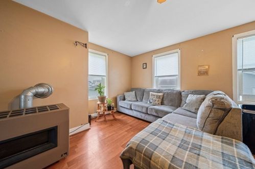 221 Healy St, Fall River MA 02723-1289 exterior