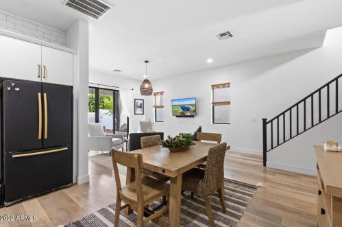 3130 Beryl Ave, Phoenix AZ  85028-3806 exterior