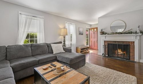 6 Cheryl Ave, Plymouth, MA 02360-1158