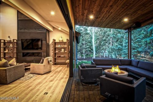 4928 Silver Spg, Park City UT 84098-6042 exterior