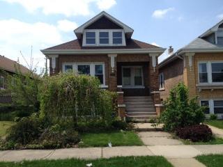 2344 Clinton Ave, Forest View, IL 60402-2106