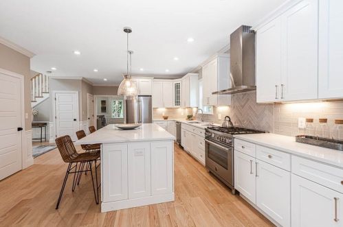 53 Lantern Ln, Arlington MA 02474-1806 exterior