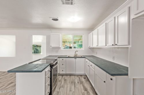 4923 Cheery Lynn Rd, Phoenix AZ  85031-3514 exterior