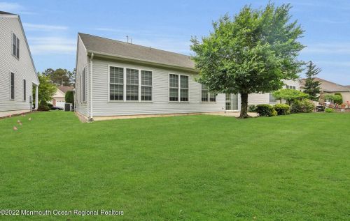 33 Crooked Stick Rd, Jackson Twp NJ 08527-4032 exterior