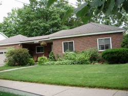 582 California St, Newton, MA 02460-1243