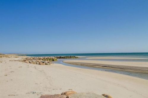 12 Cabot Ln, Chatham MA  02633-2932 exterior