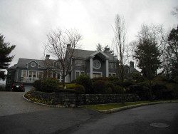 39 Caroline Park, Newton, MA 02468-1101