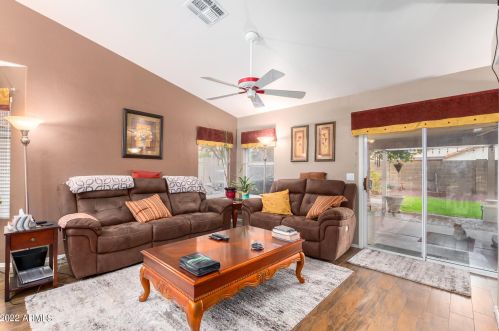 4015 Bloomfield Rd, Phoenix AZ 85029-2953 exterior