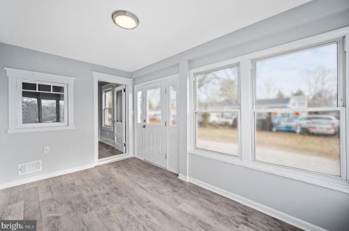 460 Crown Point Rd, West Deptford NJ  08086-2124 exterior