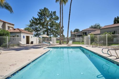 4013 Altadena Ave, Phoenix AZ 85029-3211 exterior