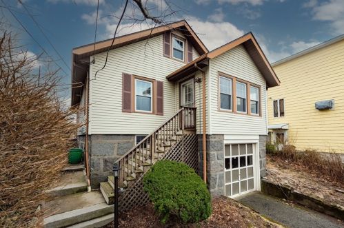 18 Oval Rd, Quincy, MA 02170-3813